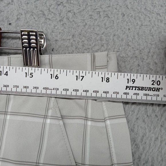 Nike Golf Shorts Mens Size 36 Gray Beige Big Check Pattern Stretch - Picture 2 of 8